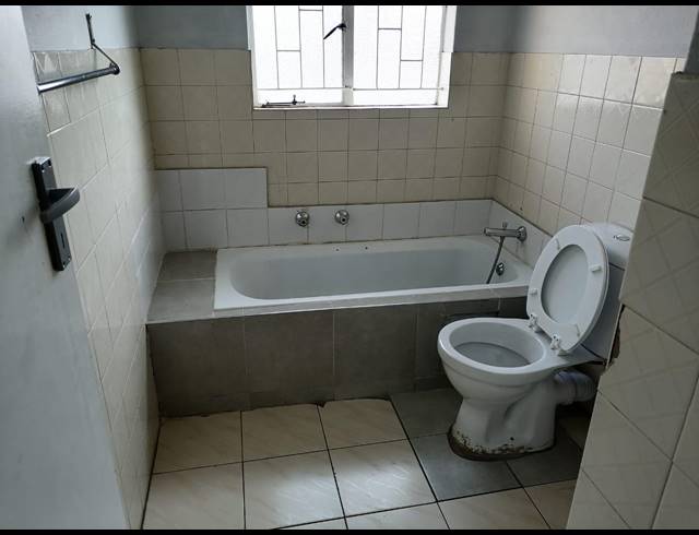 3 bed property to rent in WINCHESTER HILLS